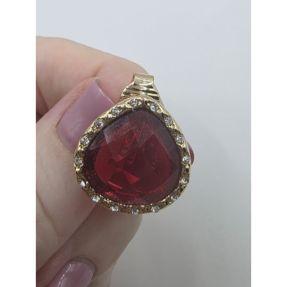 VTG Goldtone Faceted Red Cabochon Rhinestones Clip- On Earrings 3/4"